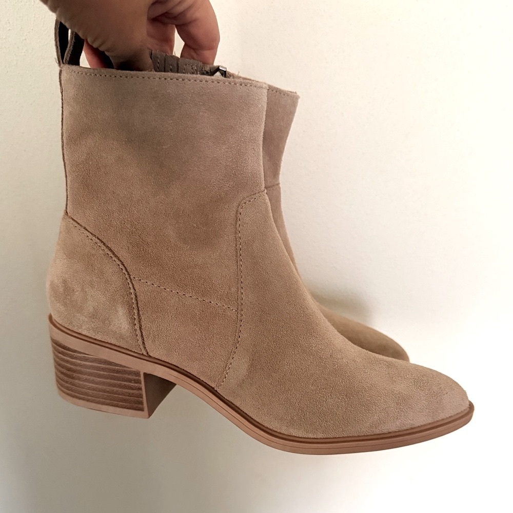 Dolce Vita Bryson Suede leather boots size 8 like new condition